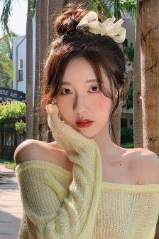二曲亭亭玉女峰邻水插花像谁用